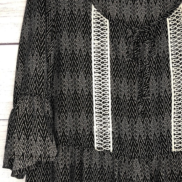 Maurices Embroidered Peasant Top Sz Sm - Picture 3 of 8